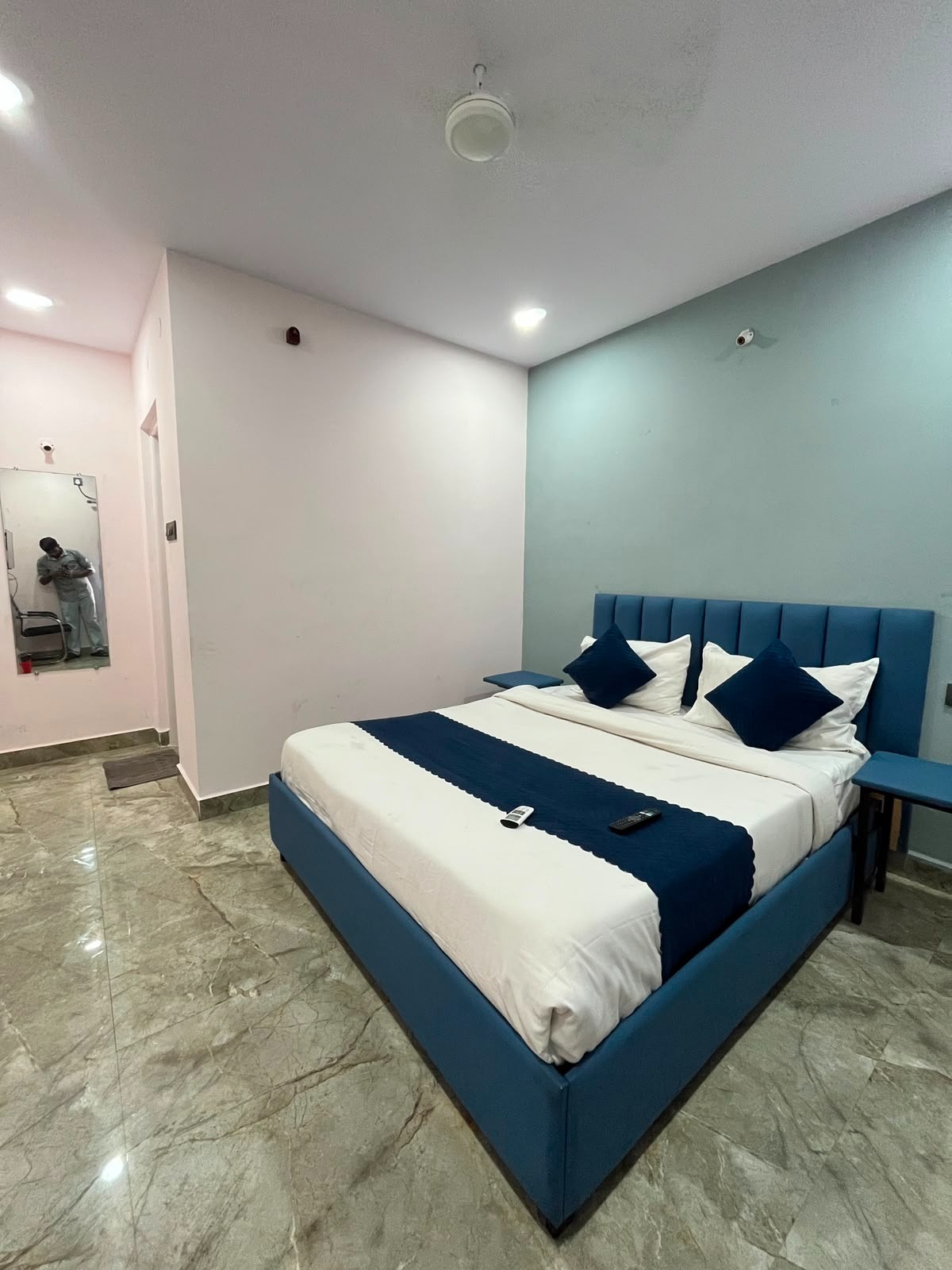 Couple Suite · Non-AC