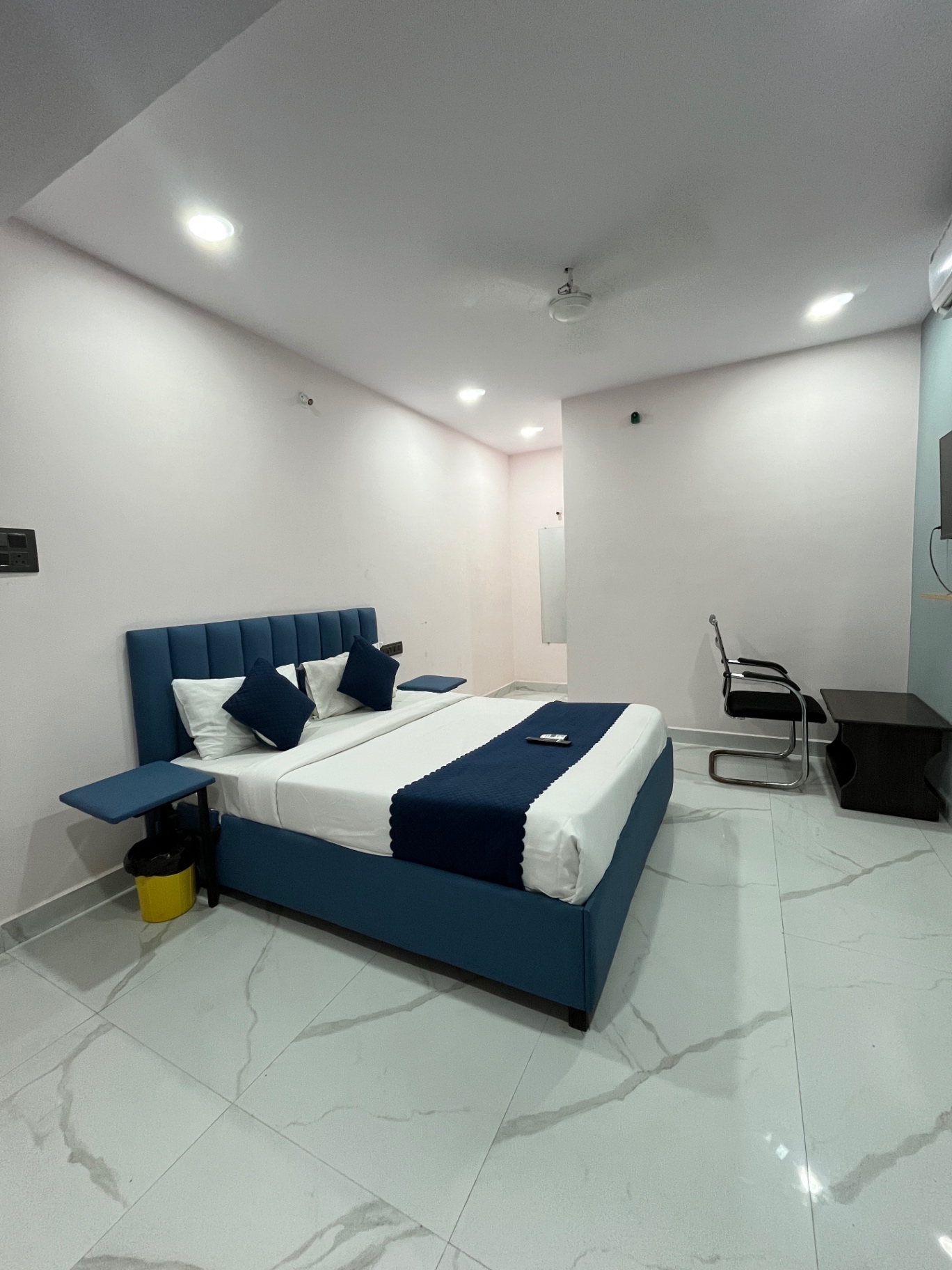 Couple Room (Non-AC)